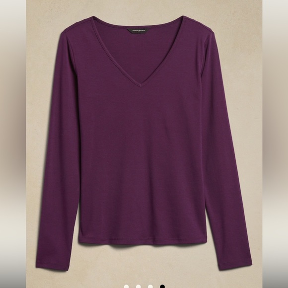 Vibrant Purple Long-Sleeve V-Neck Top - Picture 3 of 7